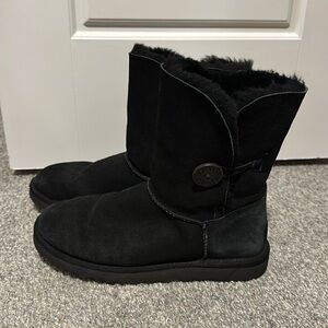 UGG BOOTS BLACK